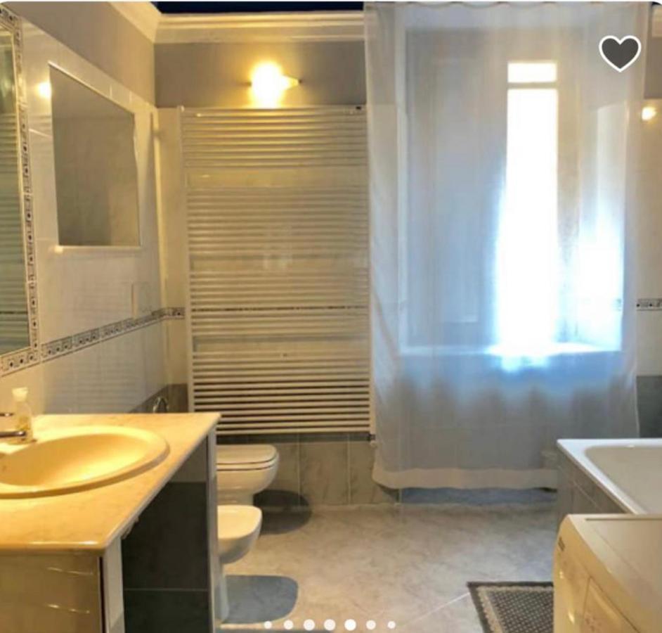 Camera Matrimoniale Privata Con Bagno Interno Vercelli Exterior foto