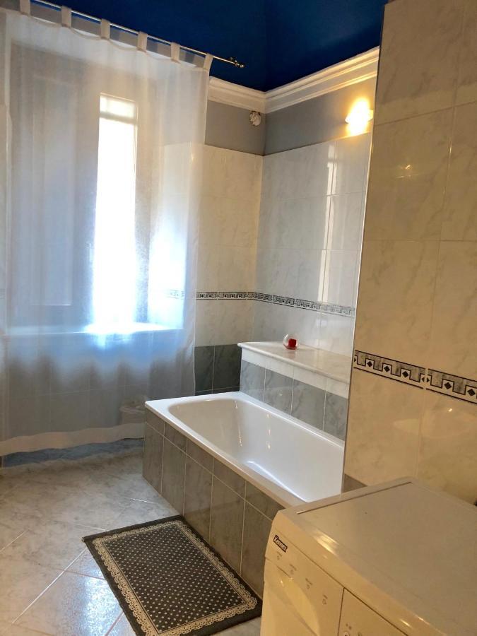Camera Matrimoniale Privata Con Bagno Interno Vercelli Exterior foto